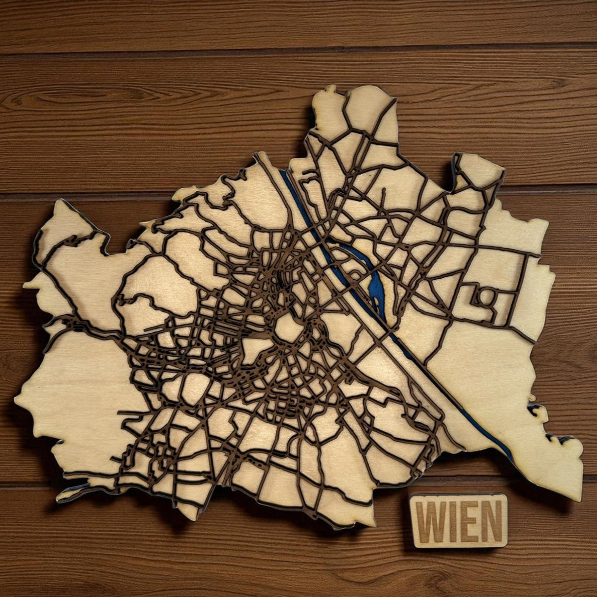 Wien zum Anfassen – Detaillierter Holz-Stadtplan mit Donau & Straßennetz