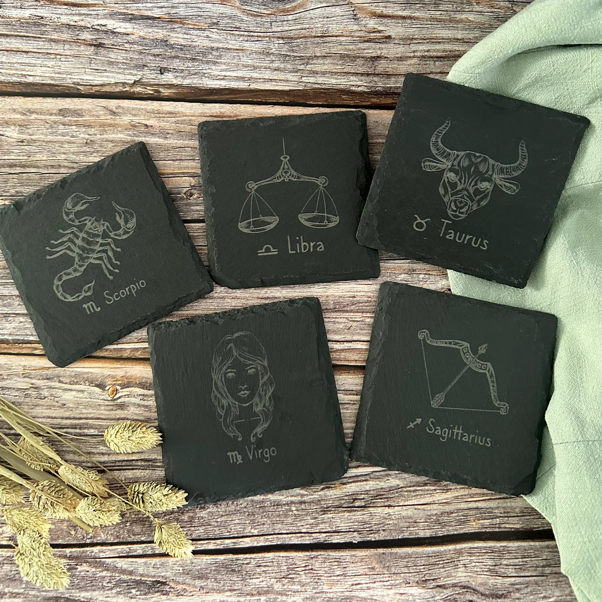 Schieferuntersetzer mit Sternzeichengravur