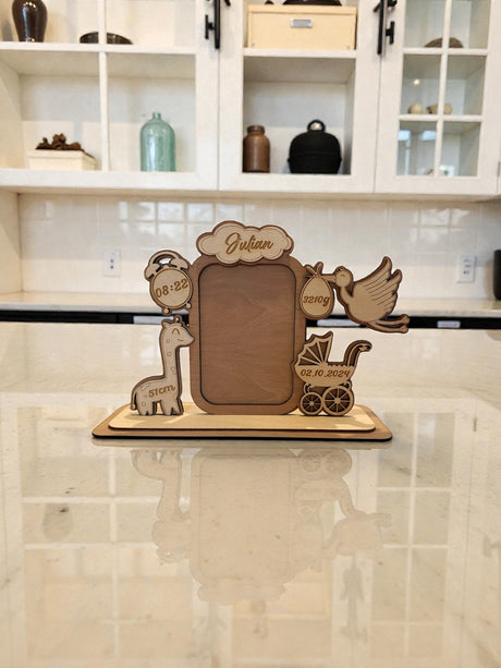 Geburtsbilderahmen aus Holz „Willkommen auf der Welt“ – personalisiertes Baby-Erinnerungsstück